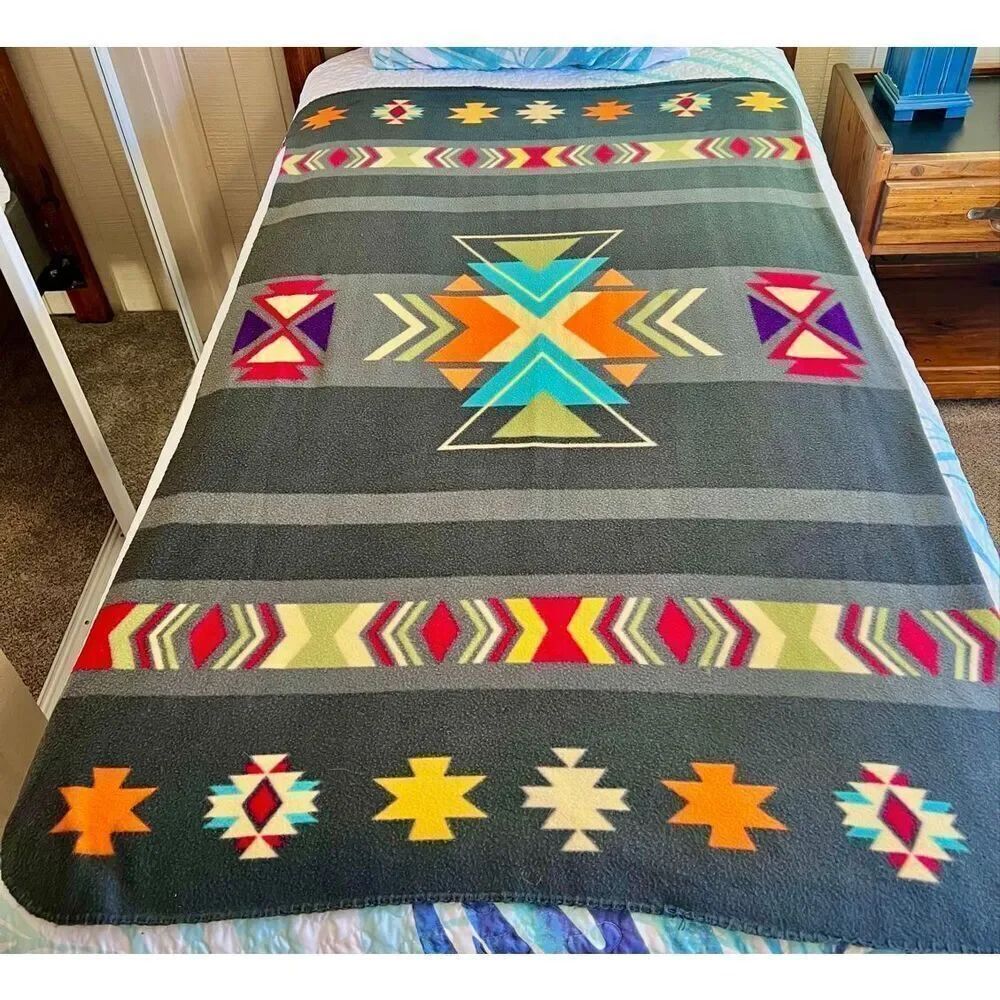 St. Labre Indian School Fleece Throw Blanket Beautiful Aztec Design